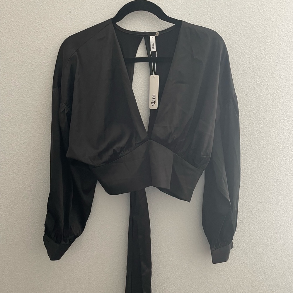 Black v neck shirt